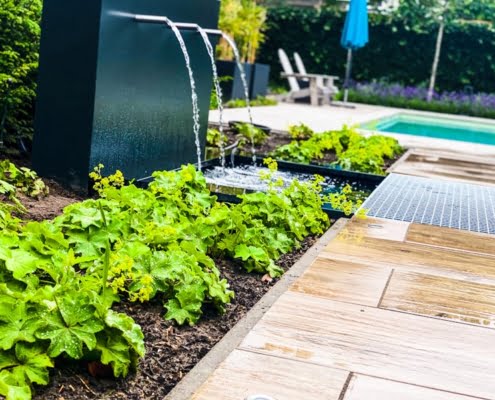 Waterval, spiegelvijver, beplanting