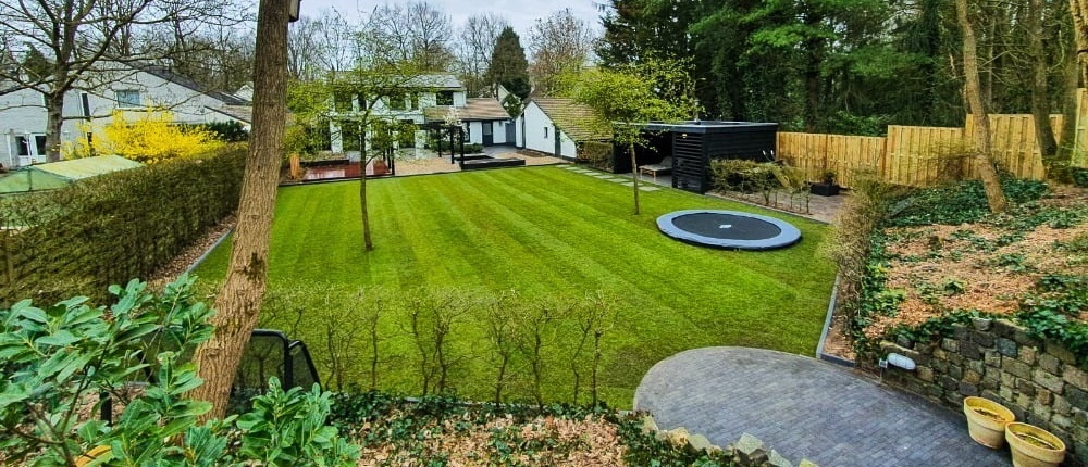 Tuinaanleg met vijver hovenier Berlicum Tuinaanleg met vijver hovenier Berlicum