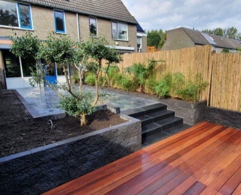 Tuintrap in Oosterse tuin