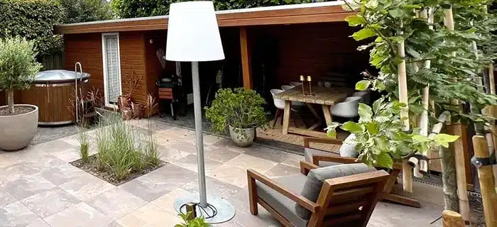 Luxe tuin met buitenkeuken