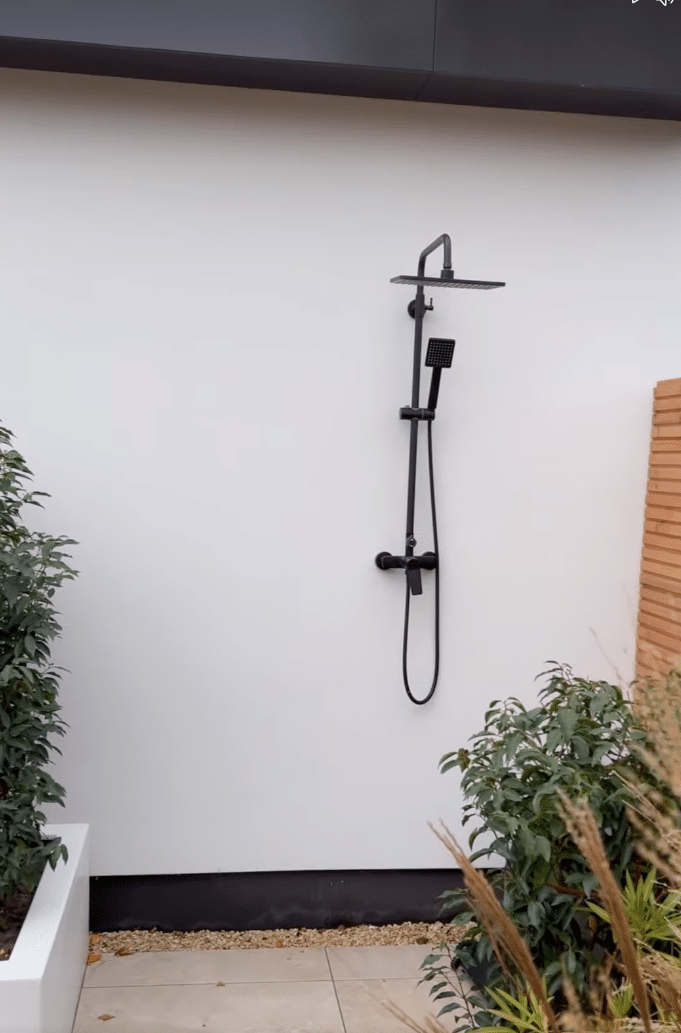 buitendouche wellness tuinaanleg
