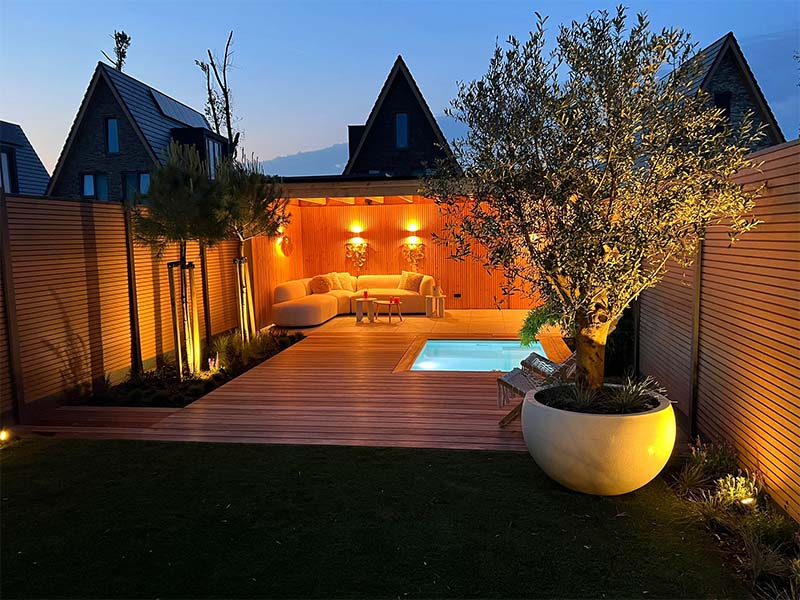 nieuwbouw tuin met overkapping mediterrane sfeer ibiza