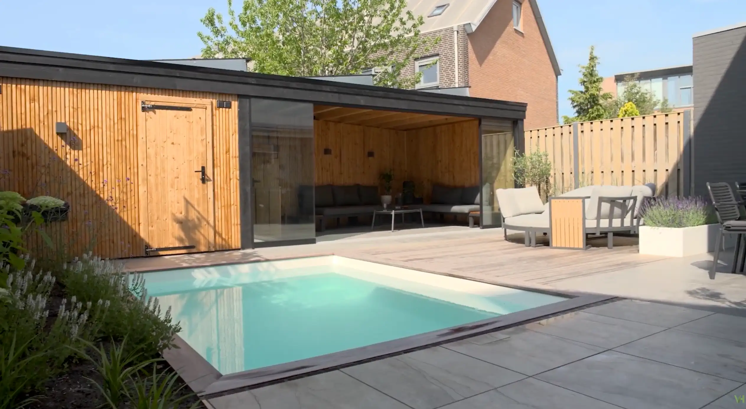 Tuinaaneg-plungepool-overkapping-den-bosch